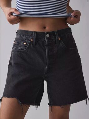 Levi’s 501 Mid Thigh Lunar Black Denim Jean Shorts size 28 classic cutoffs NWT